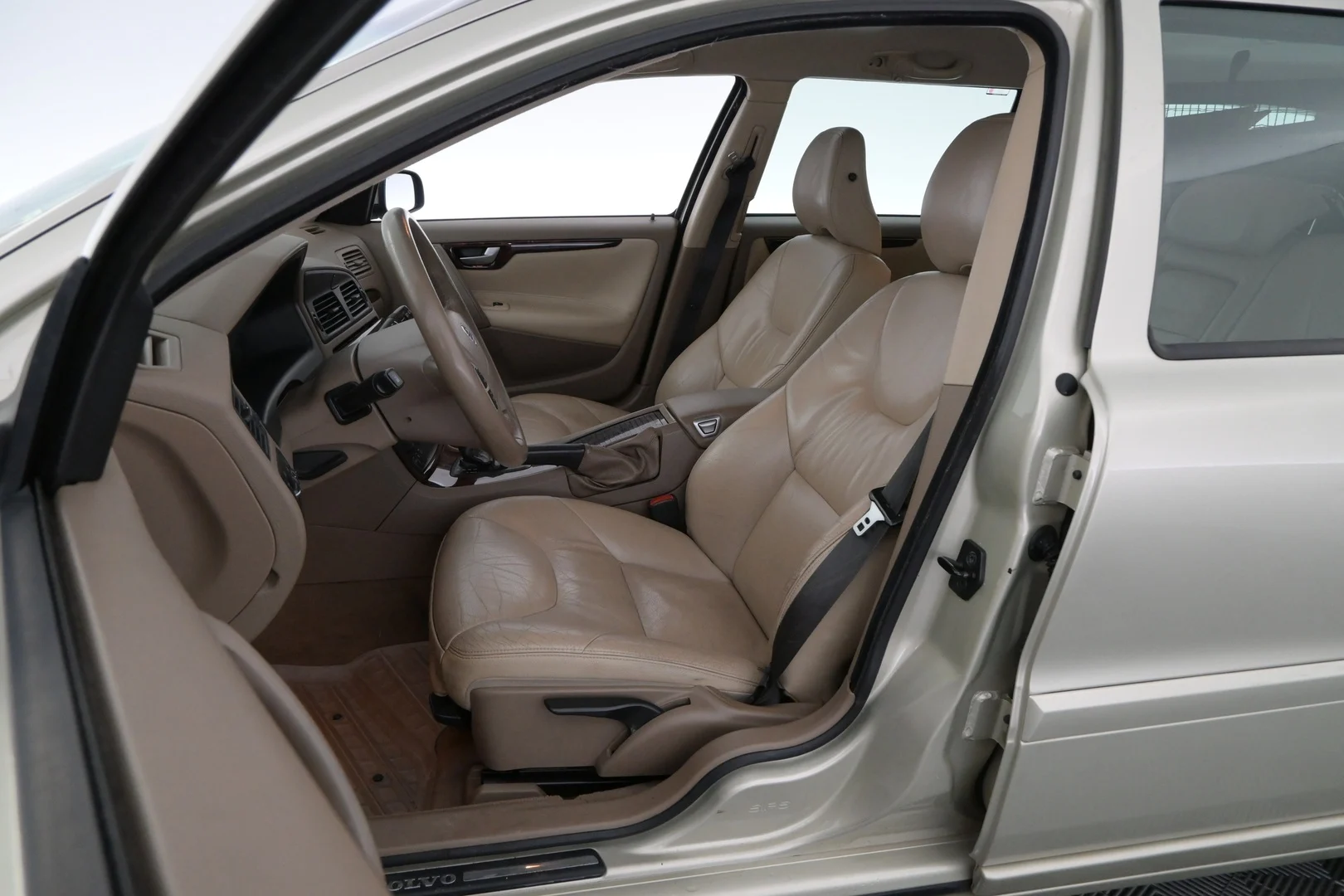 Car Image - 2n0DFbf7vnvlfLa6nnGXCv