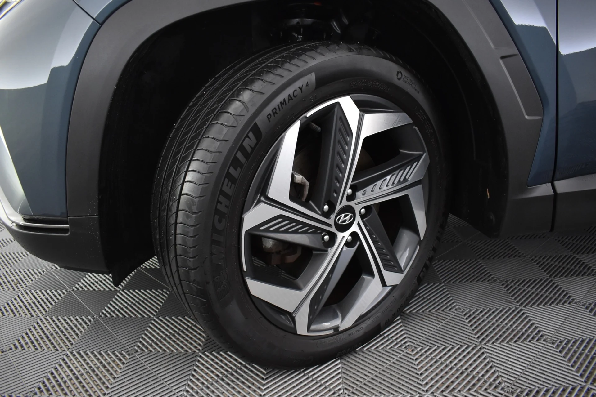 Car Image - 6ONAkCV2CrcT2N1yLs3Yqa