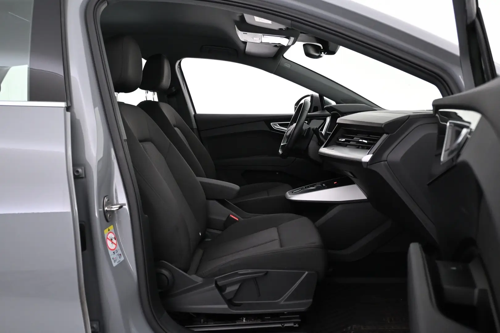 Car Image - 17OXqzXAatYYIxe4JVGN0G