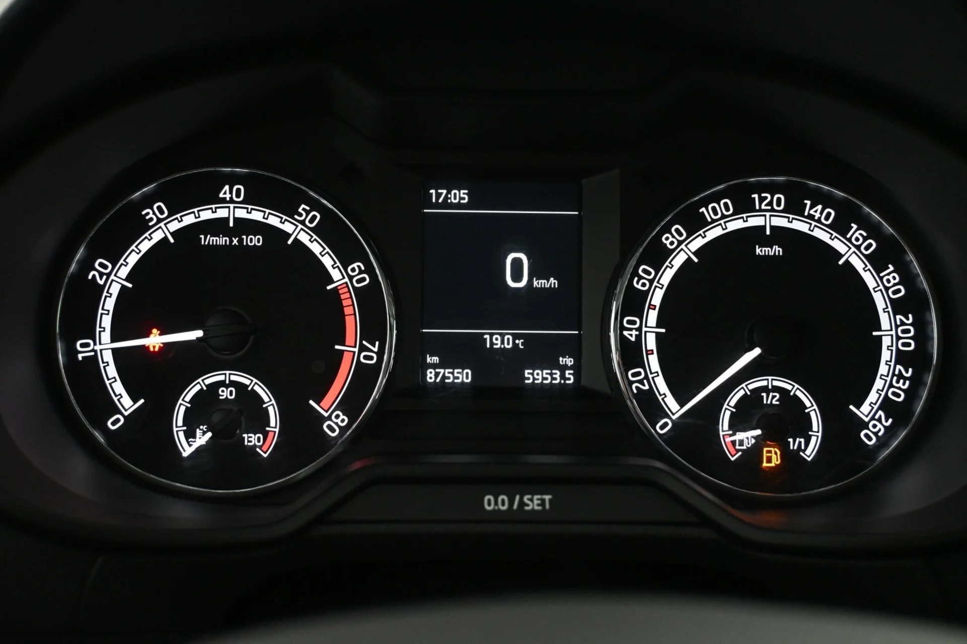 Car Image - 7xyXTemRP8voErcYr3Nb2X