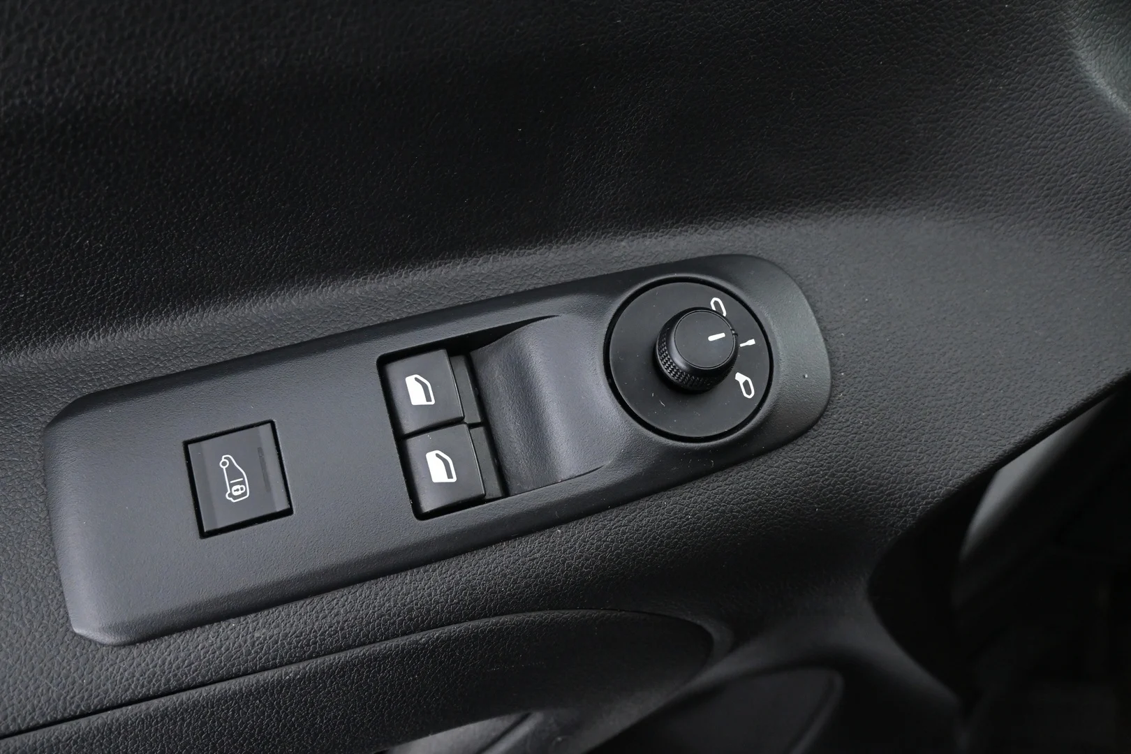 Car Image - zl5Cxtgs1cF4gSU2IgR6r