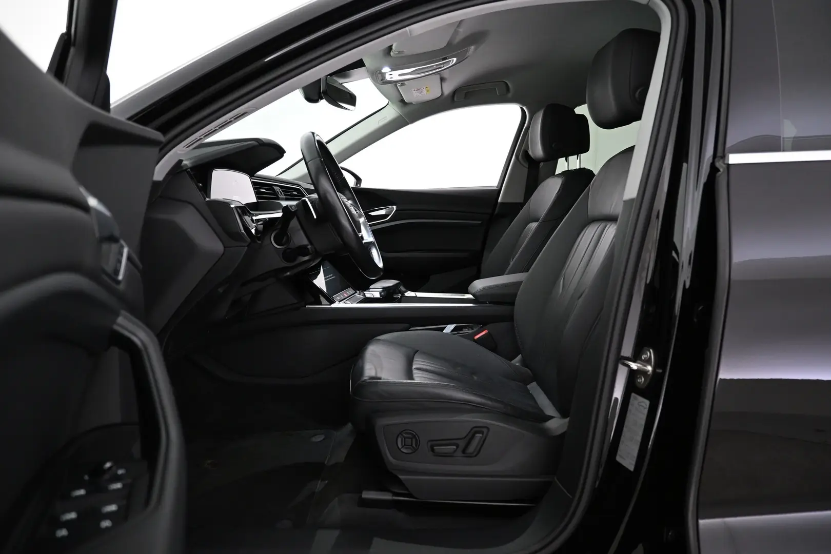 Car Image - 6xNgZ8RcXHmW7k8g8nsCAc