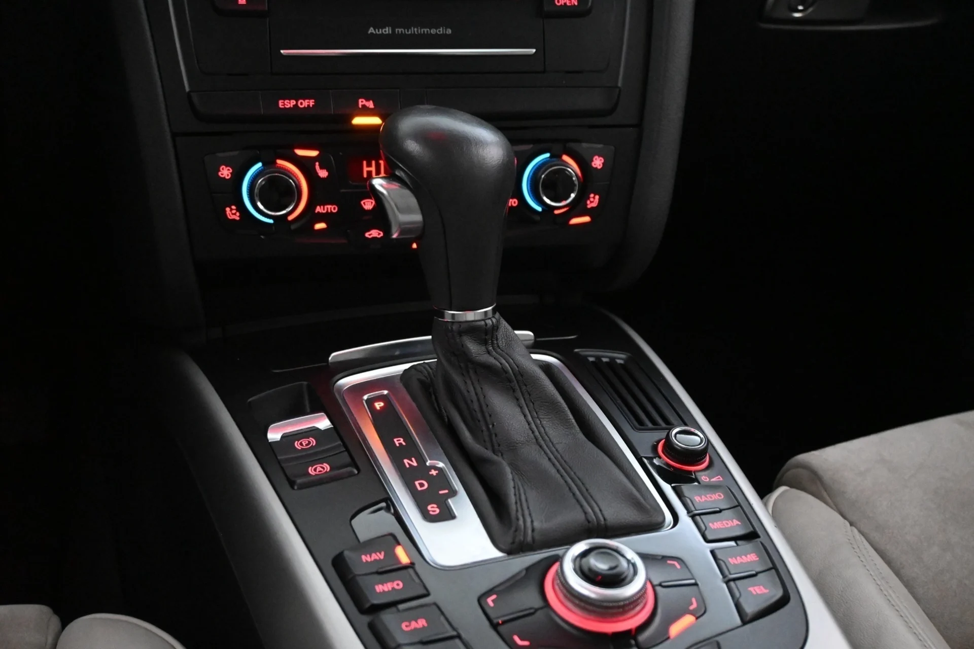 Car Image - zkEB4FGRwrl4XafVvgYa5