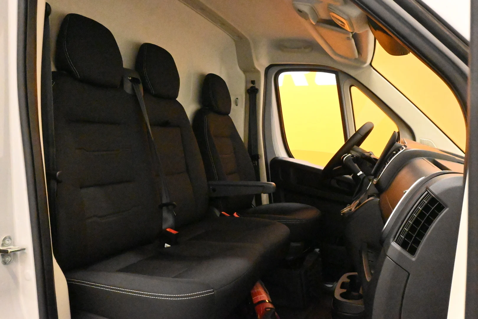 Car Image - 6KFiEgCIGEI6limXT9JDnh