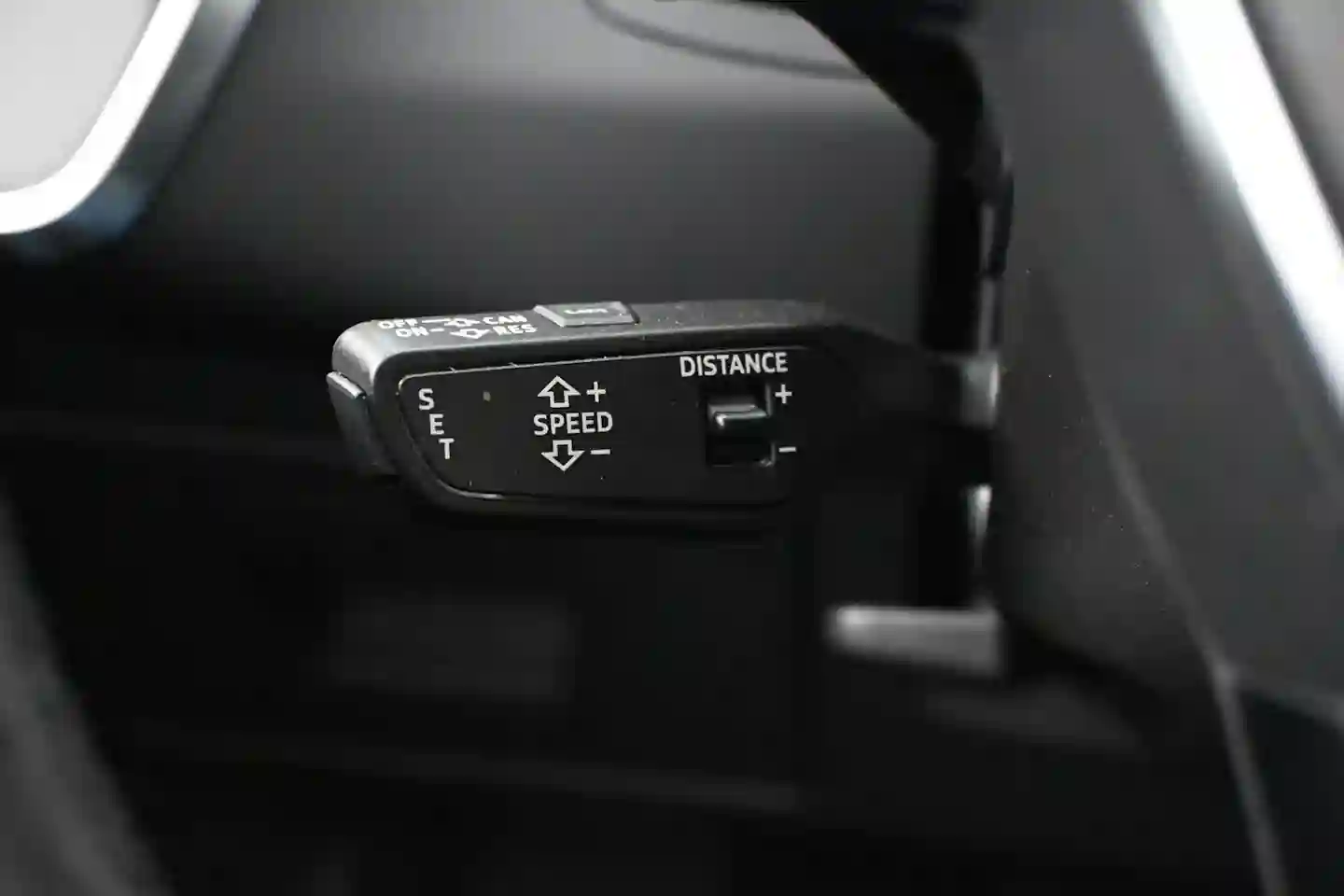 Car Image - 5k6ZUpbKTMxtzFBZfRBz2g
