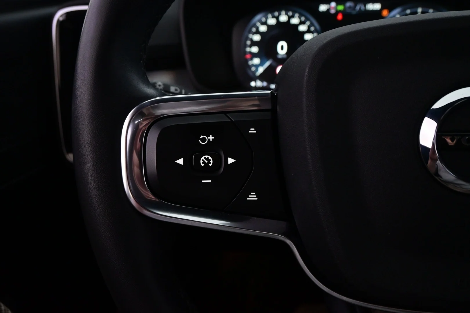 Car Image - KH1re8yu03QPWkfLW8P14