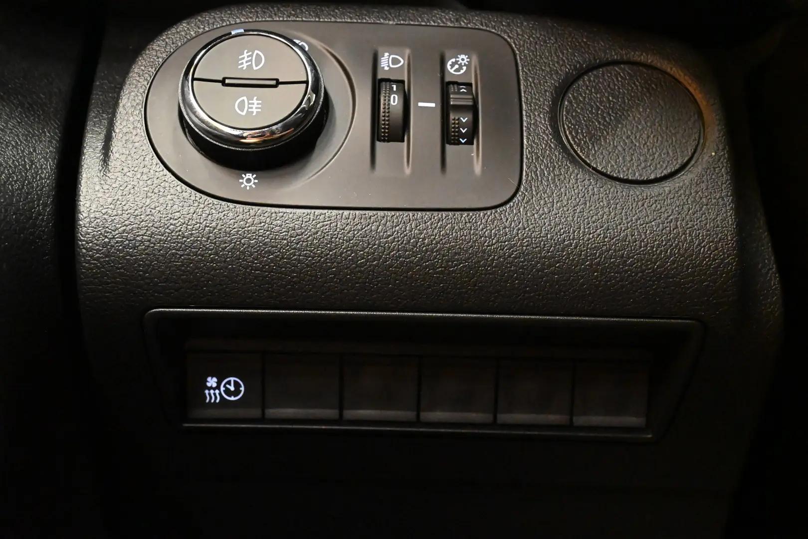 Car Image - 191h5EDRaymnHW4WA31KnX