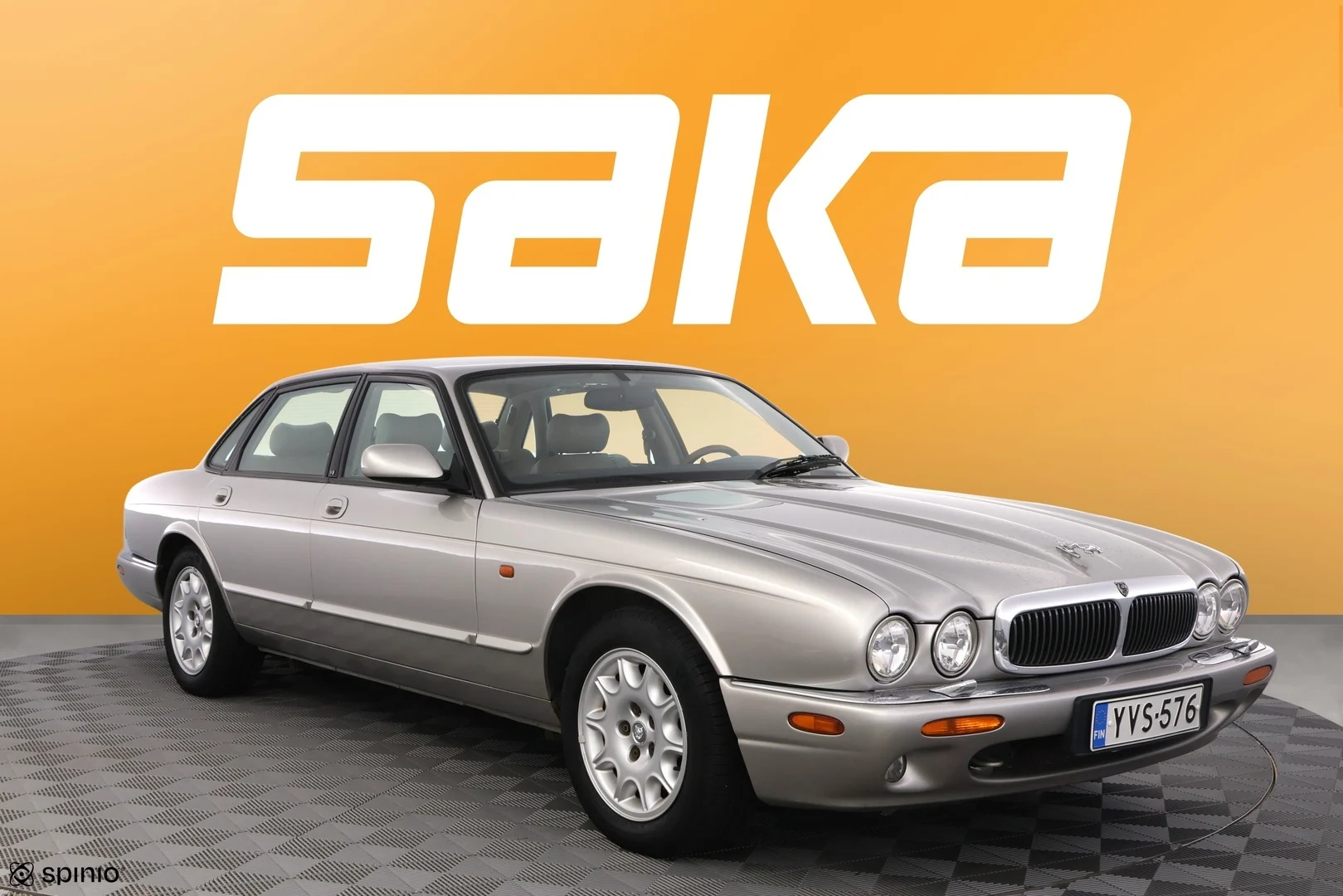 Car Image - FwyJT6Ga9AAlmVO8qm1Q8