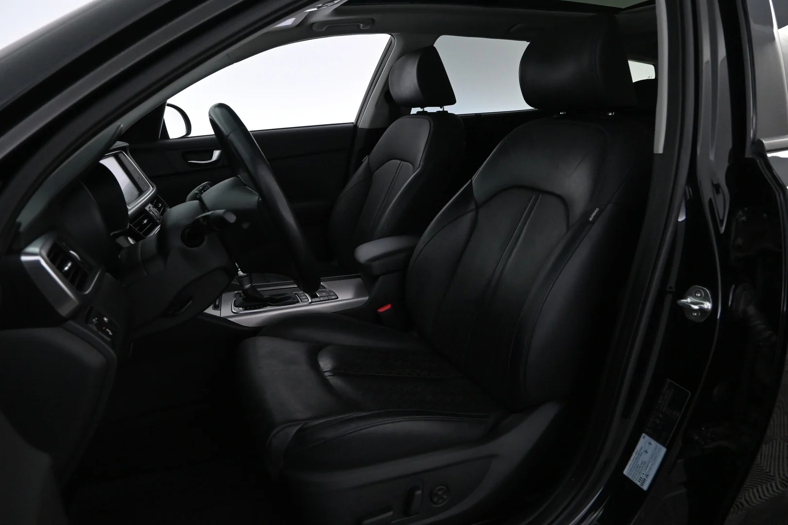 Car Image - 4iIj78jPLlrK8i3roFrBuI