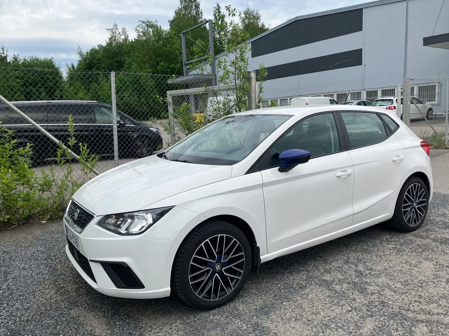 Car Image - Zqhi1z6HN6hQLfbuXwLWF