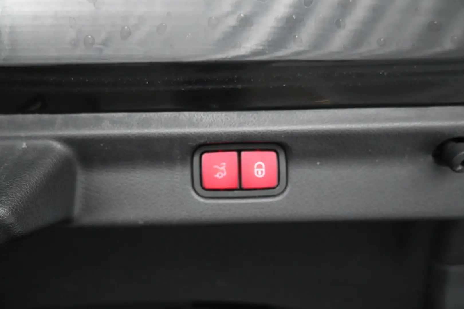 Car Image - 77F9LZh7e39Vrexa0ytBzi