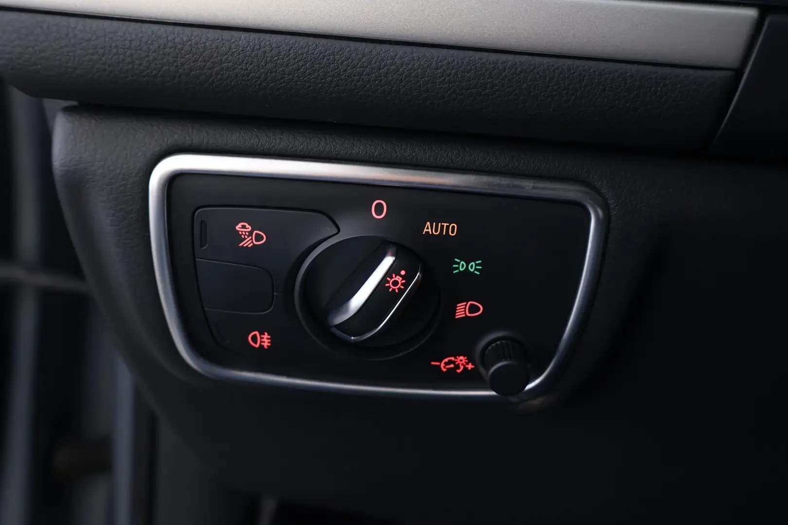 Car Image - 4rREyZxyrwDnVVvDxit50i