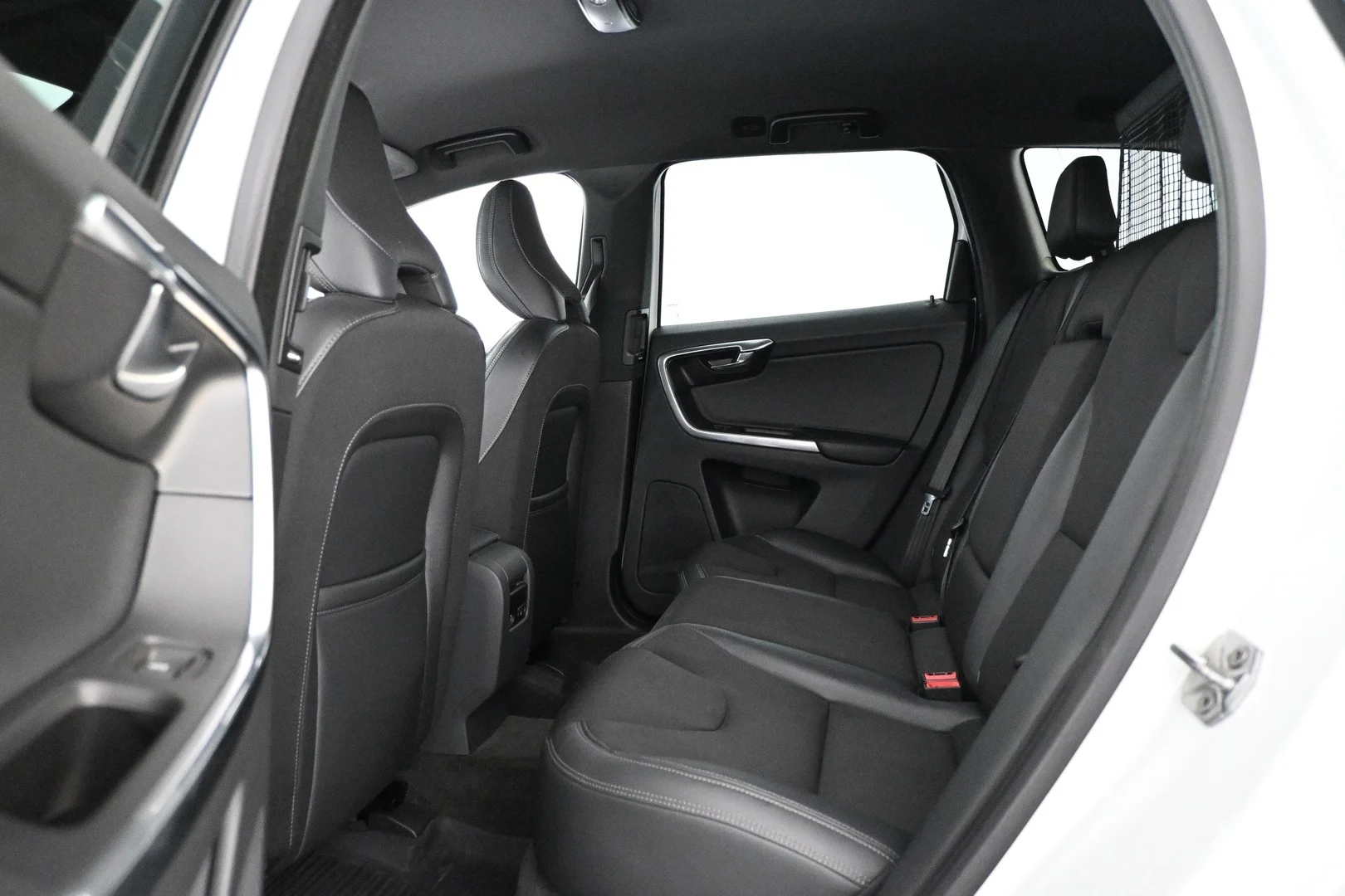 Car Image - 1yMyzJaWwgN73qHxLxPa7u