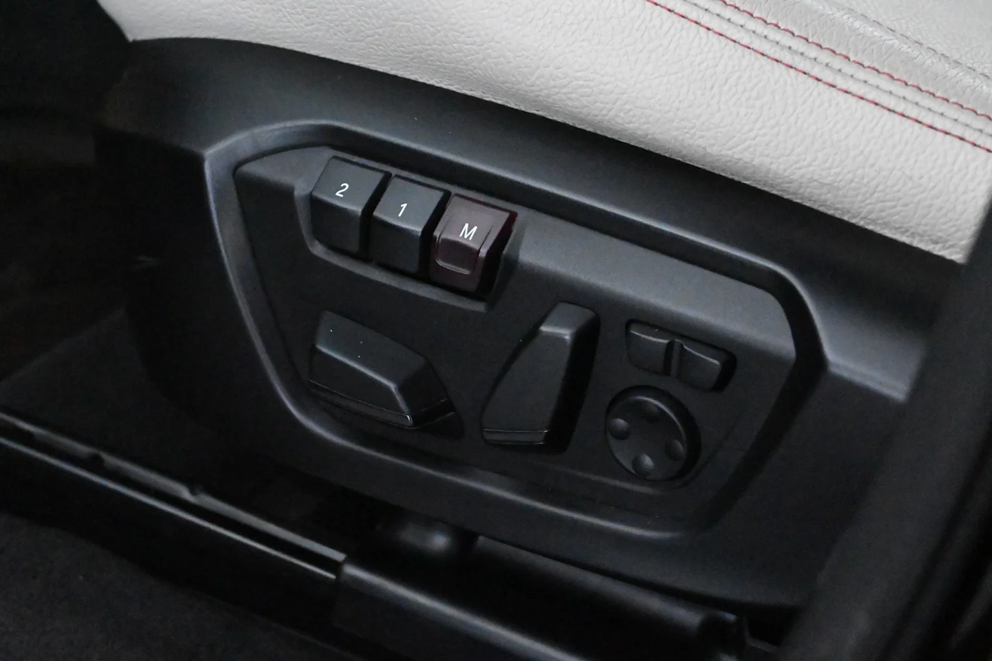 Car Image - 3cKf37M28dTio3kWO8YJrp