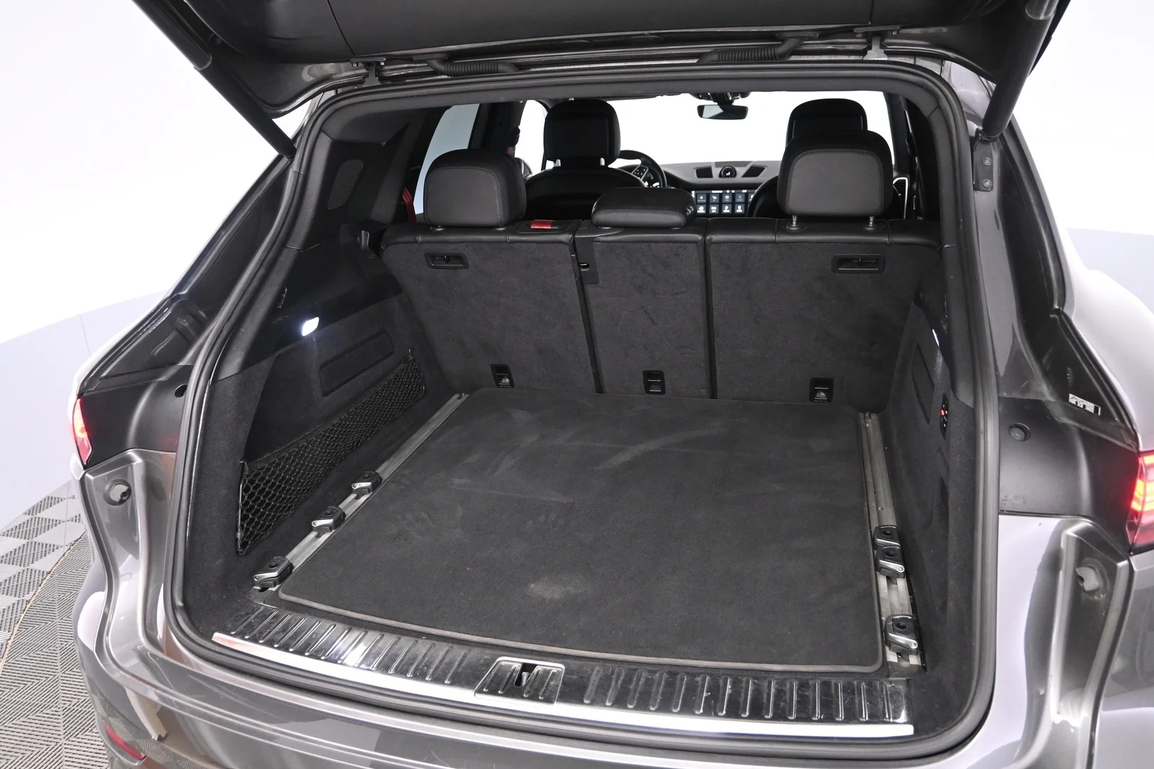 Car Image - 5ZcoXxo3Rc7uYLCBpwpMcA