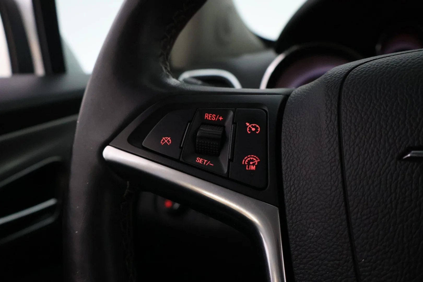 Car Image - 1JNPwBVUdYV5RX6QGjaQNM