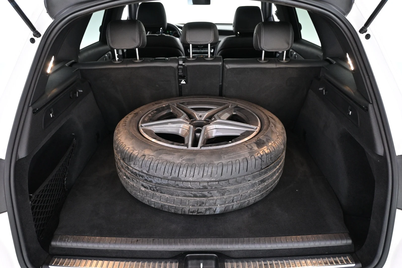 Car Image - 2Xw0N6iOl8Y2tqyH3DpZvs
