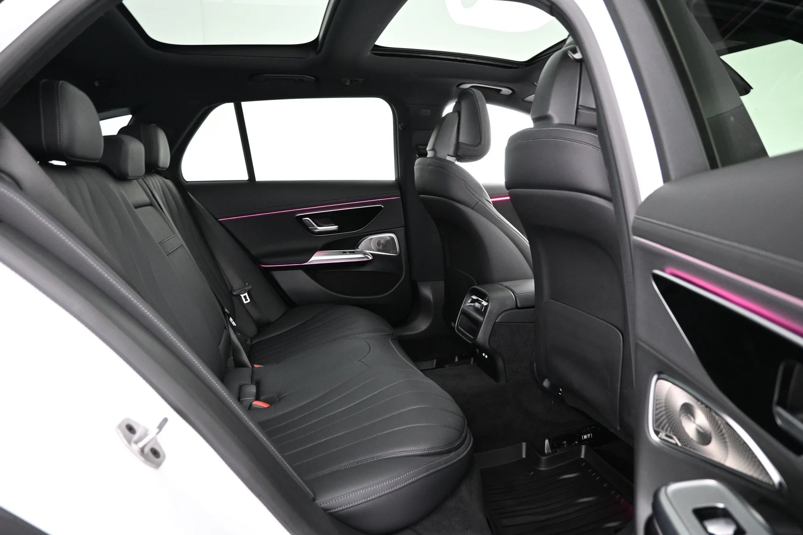 Car Image - 4psRDgWAE9GfQkgwlQinUs