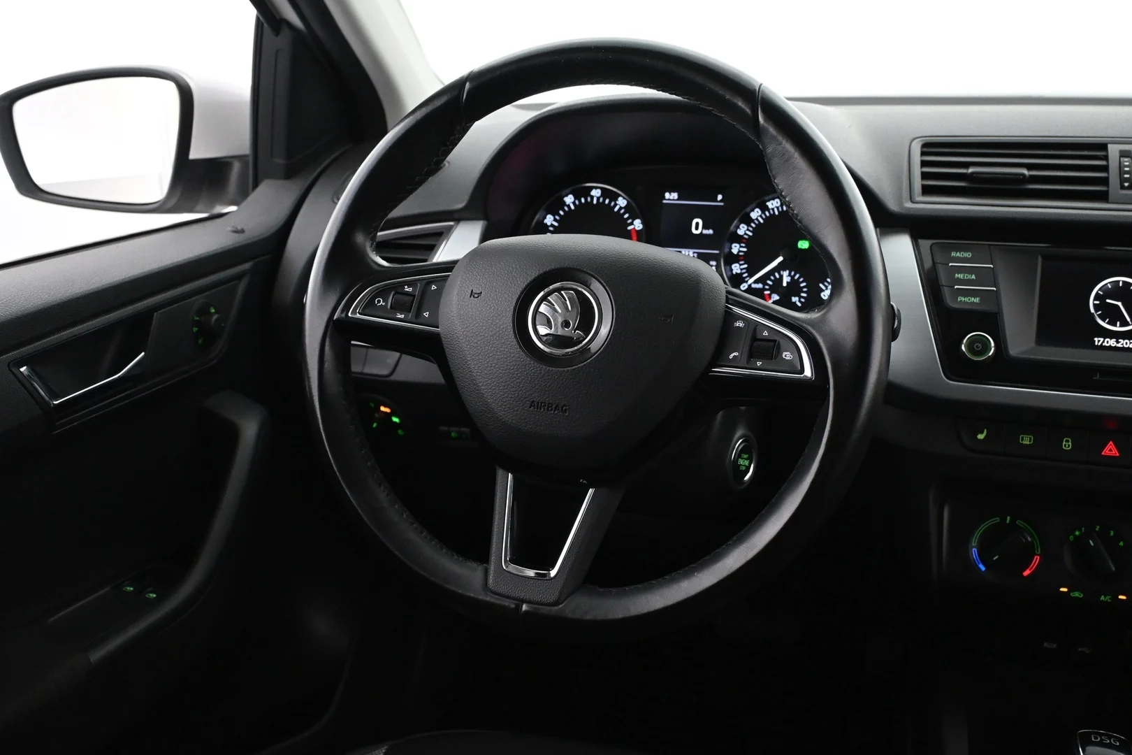 Car Image - 4uIGPJ7GUXjQOdWlKesXcy