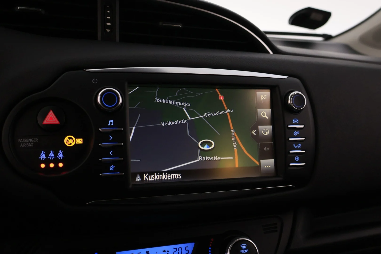 Car Image - 1FVcUnLmlvrwfTcT0AwLPe