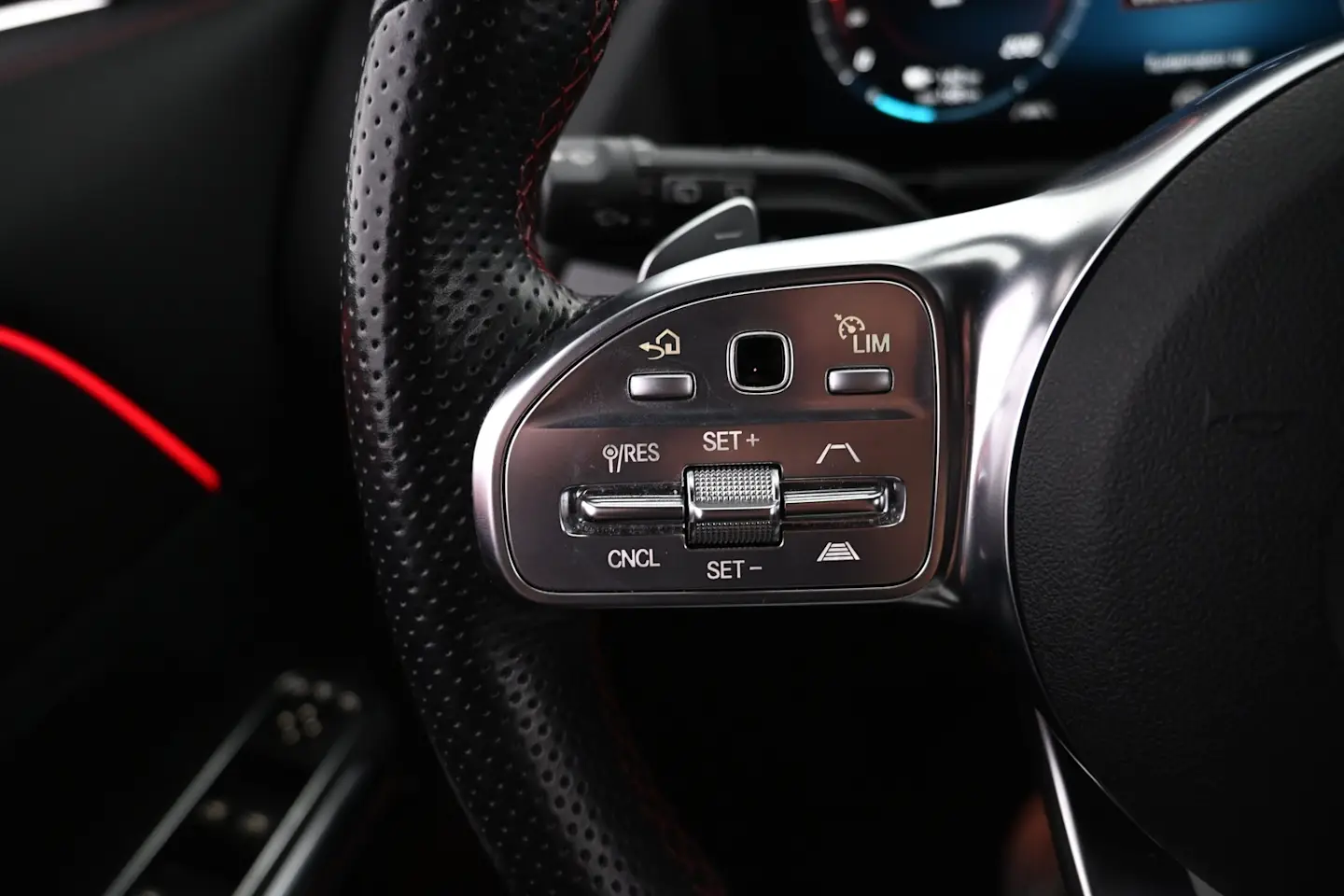 Car Image - 3b57GYfHkz8Dy7RlnfMpZt