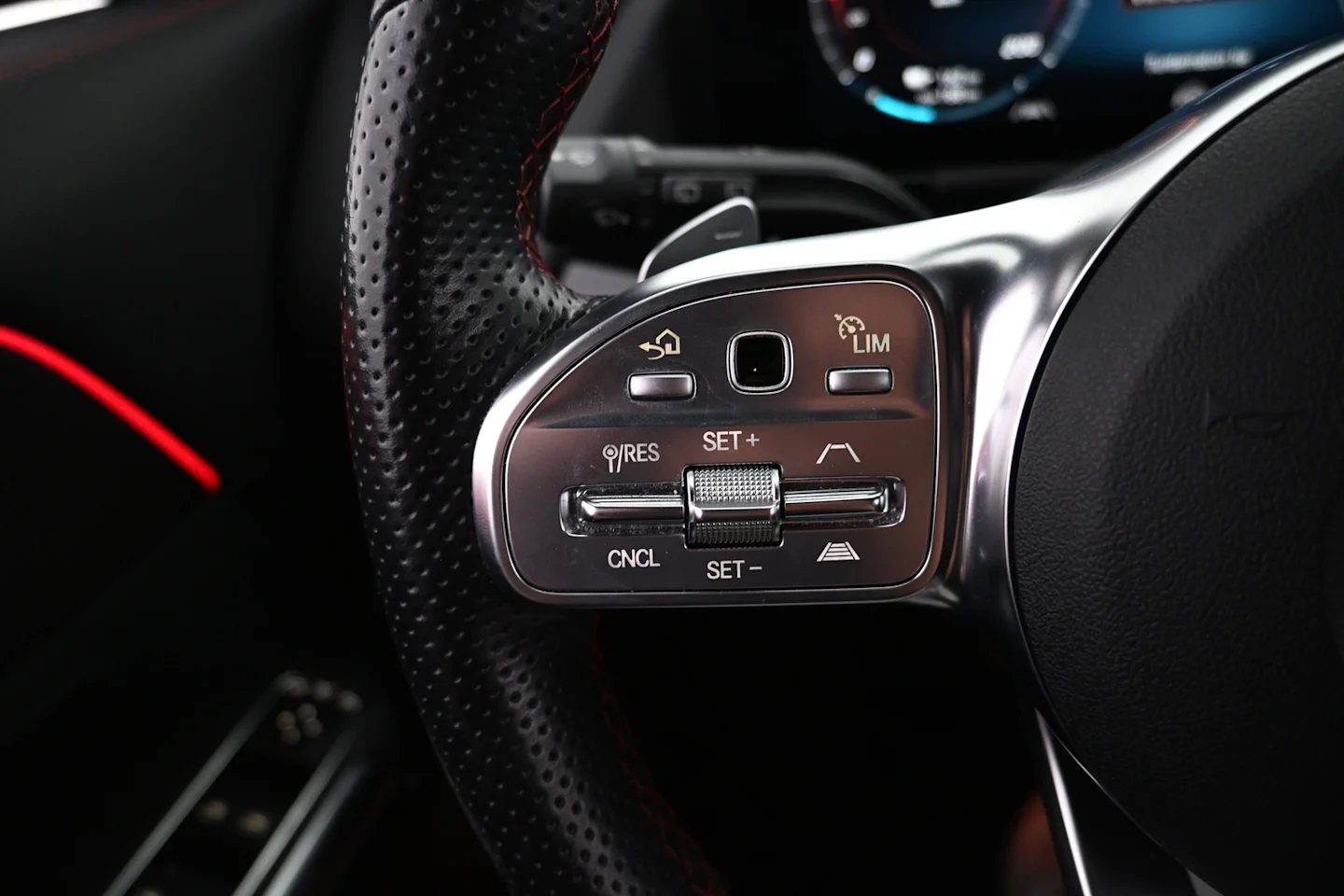 Car Image - 3b57GYfHkz8Dy7RlnfMpZt