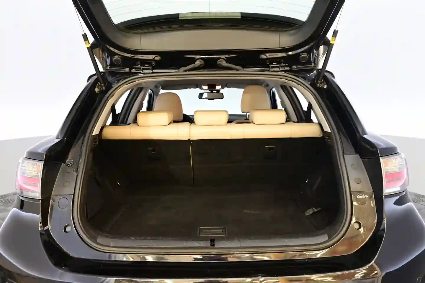 Car Image - 1UCF2guhVYGHKO4Mzm1eNm