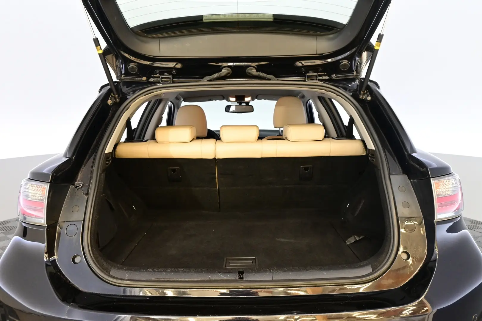 Car Image - 1UCF2guhVYGHKO4Mzm1eNm