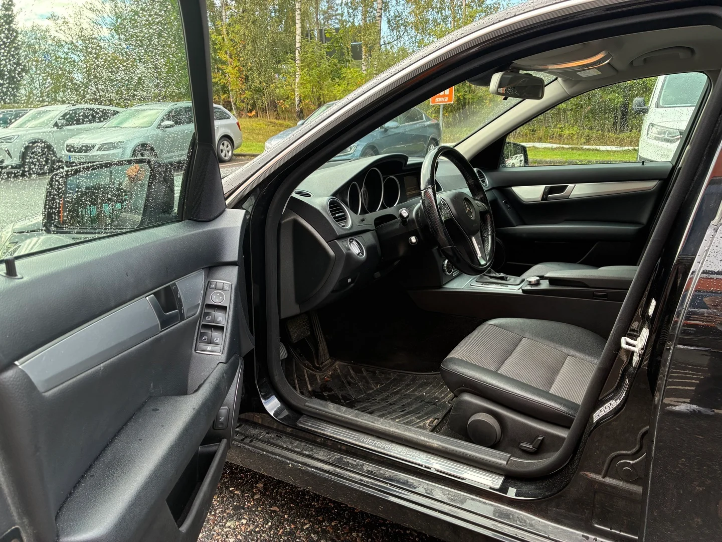 Car Image - 3PtrL8YMD5yzraI6gcfJ5a