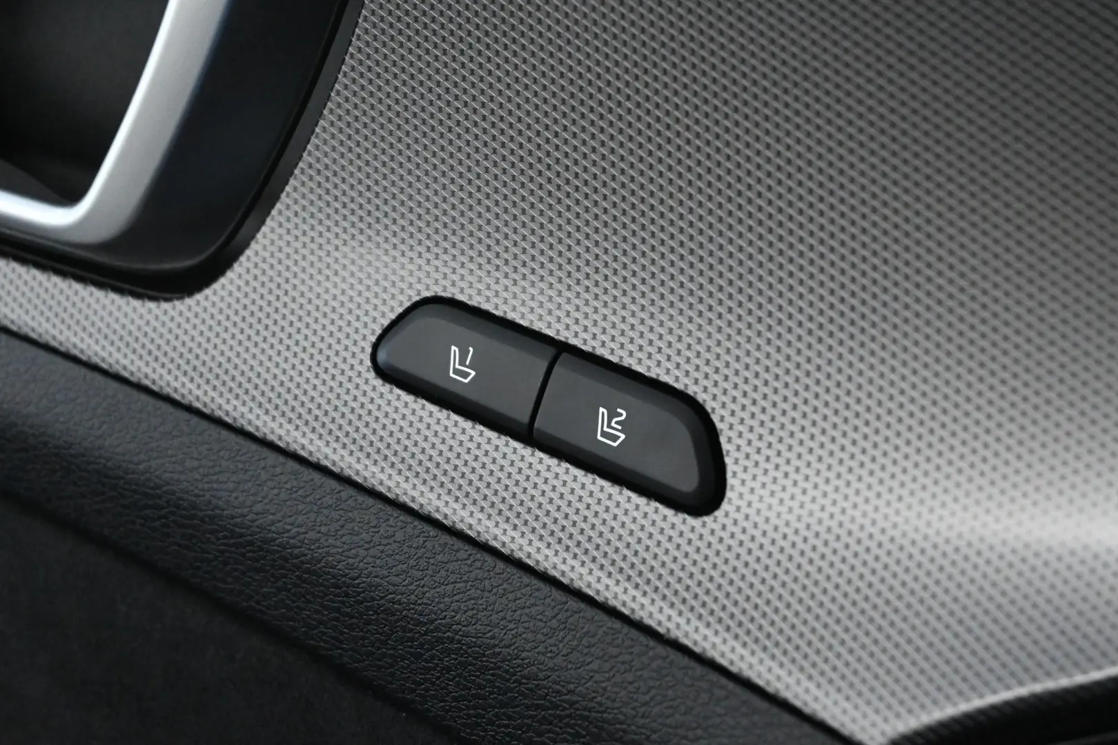 Car Image - 4S5RC6PTPbGFSrmMBFkD7G