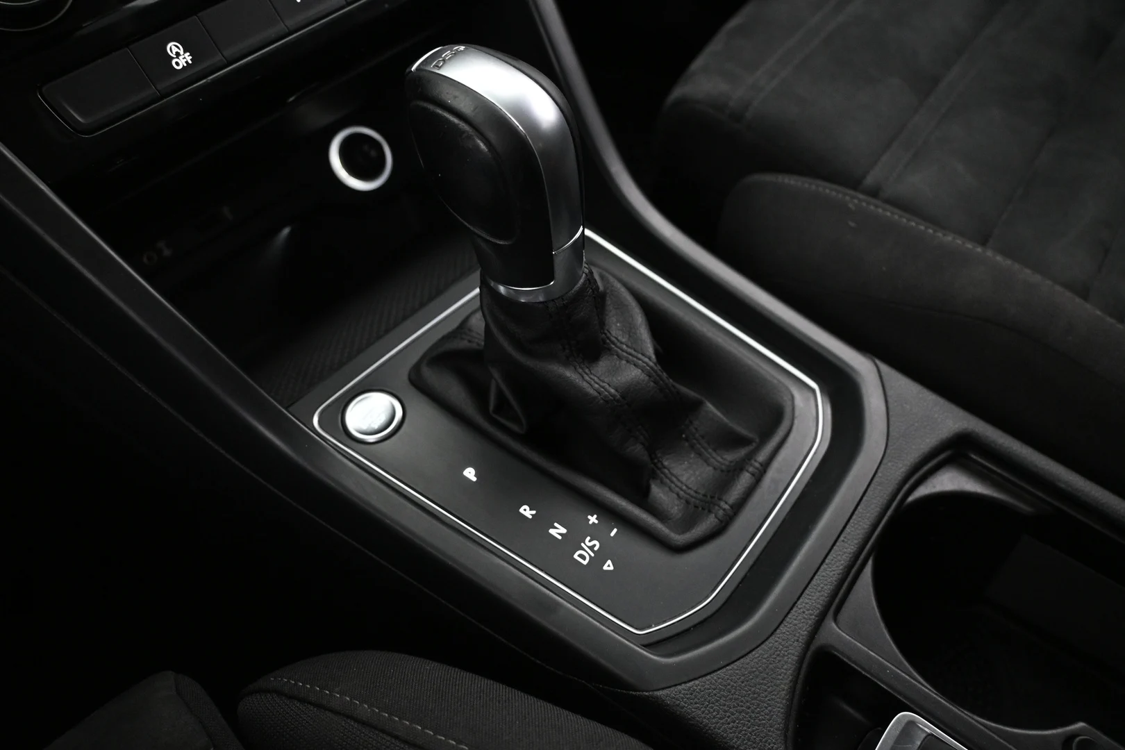Car Image - Q2BXNQbIqW5plPjr7lXbn