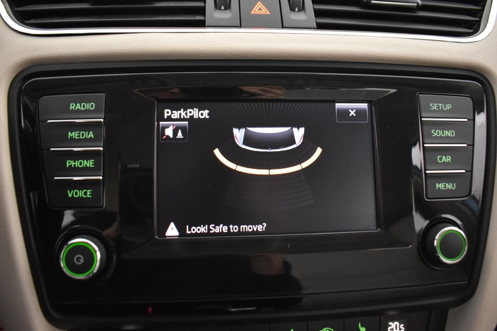 Car Image - 1YcPP6LFXDmxRB0YGDuGXX