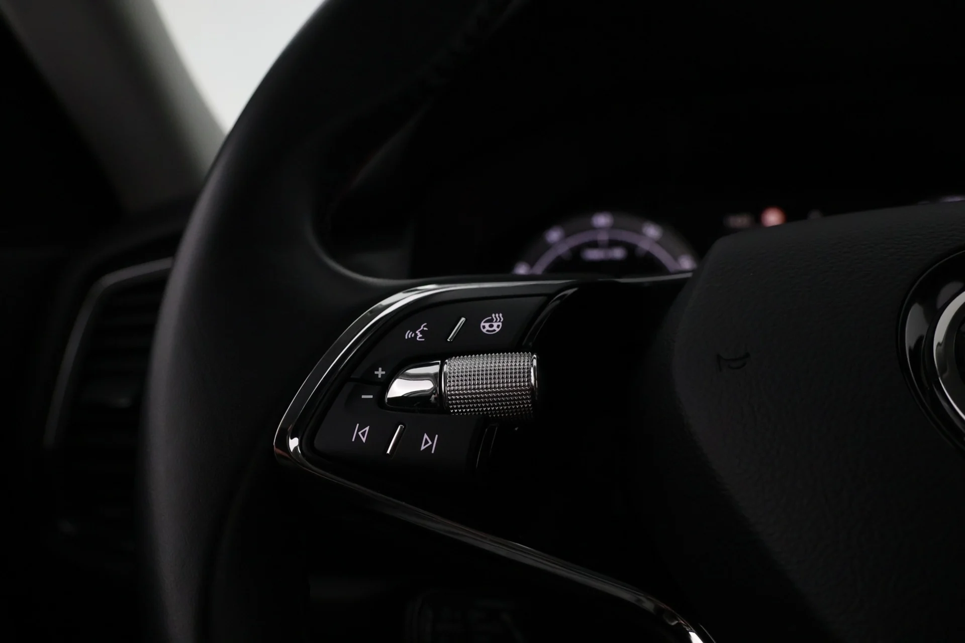 Car Image - J7rcaXnQawWLJkYEC69pM
