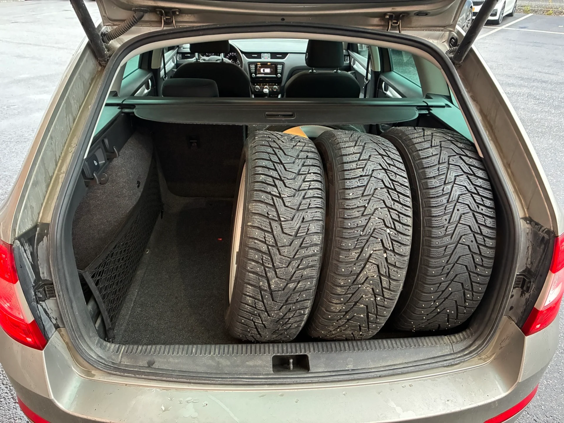 Car Image - 7mcxJ9XxqjRHrLxQGRjItB