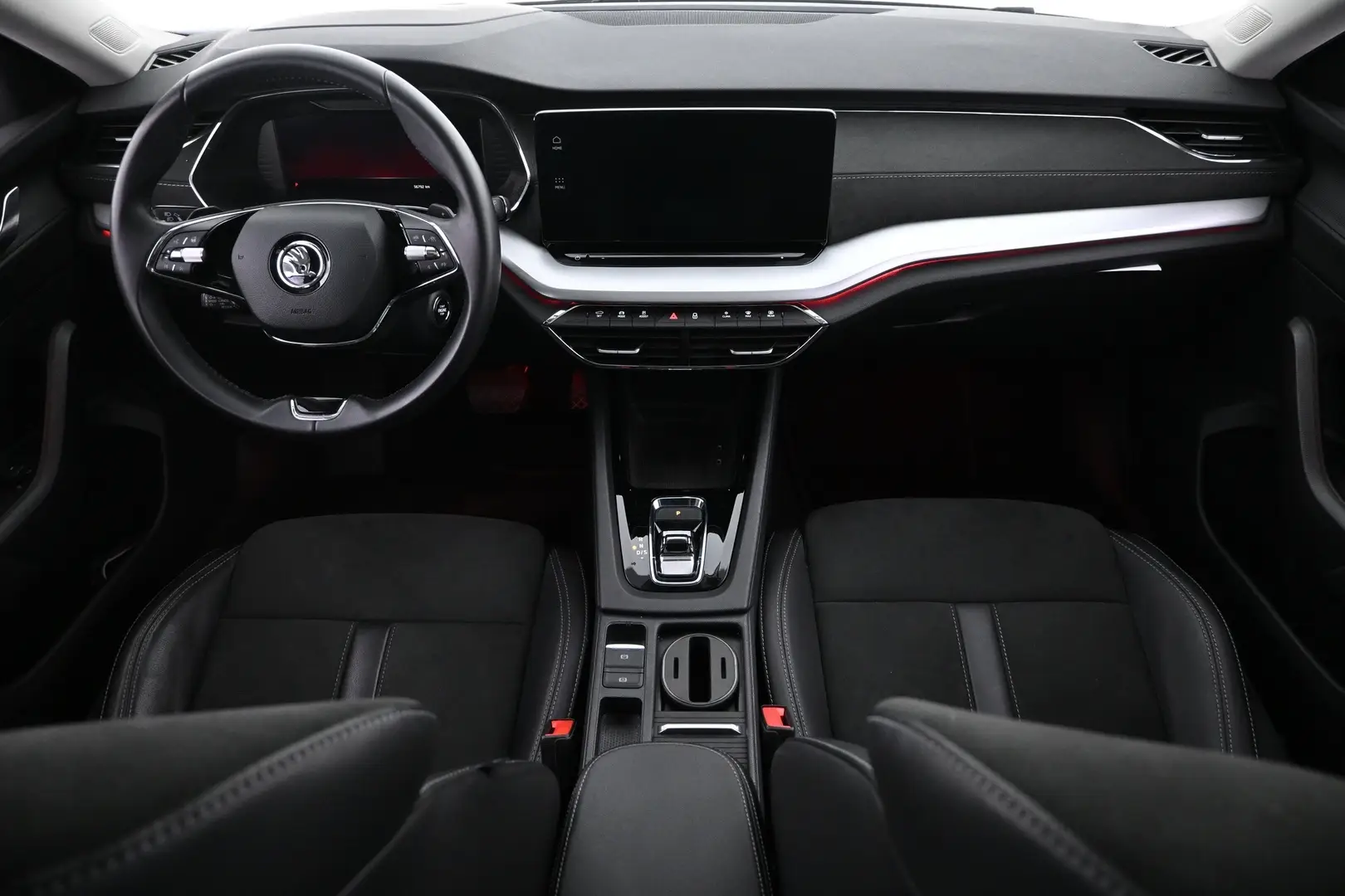 Car Image - Nnej0QBgqaukiV1BwLjWC