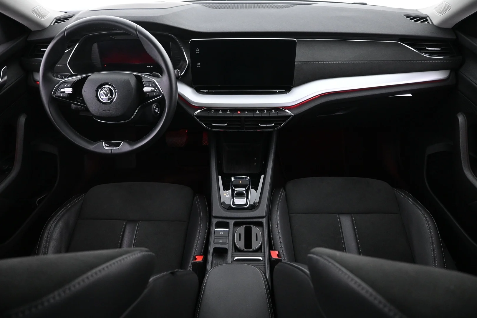 Car Image - Nnej0QBgqaukiV1BwLjWC