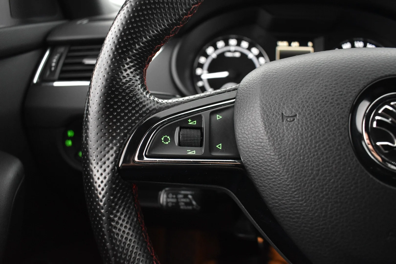 Car Image - Q1Jq1CgJvllS8f19PlcHT