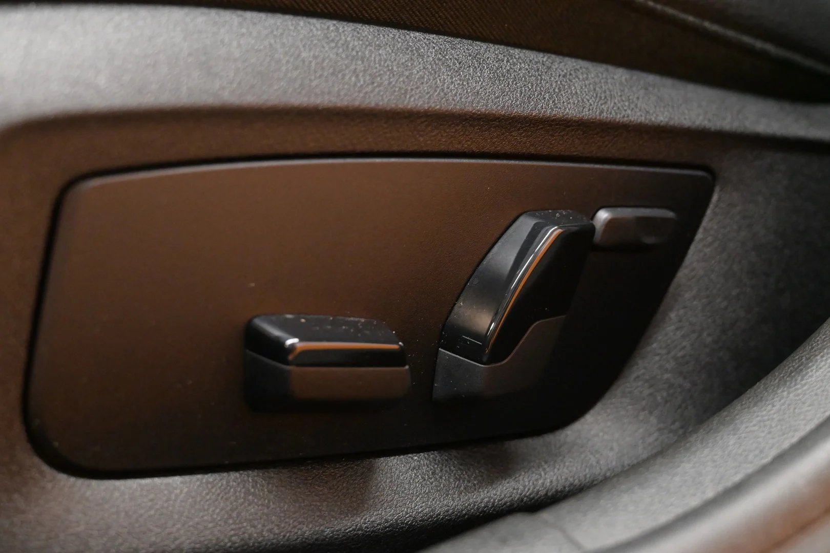 Car Image - Gf9VgdRJ48STAzgiwiKXp