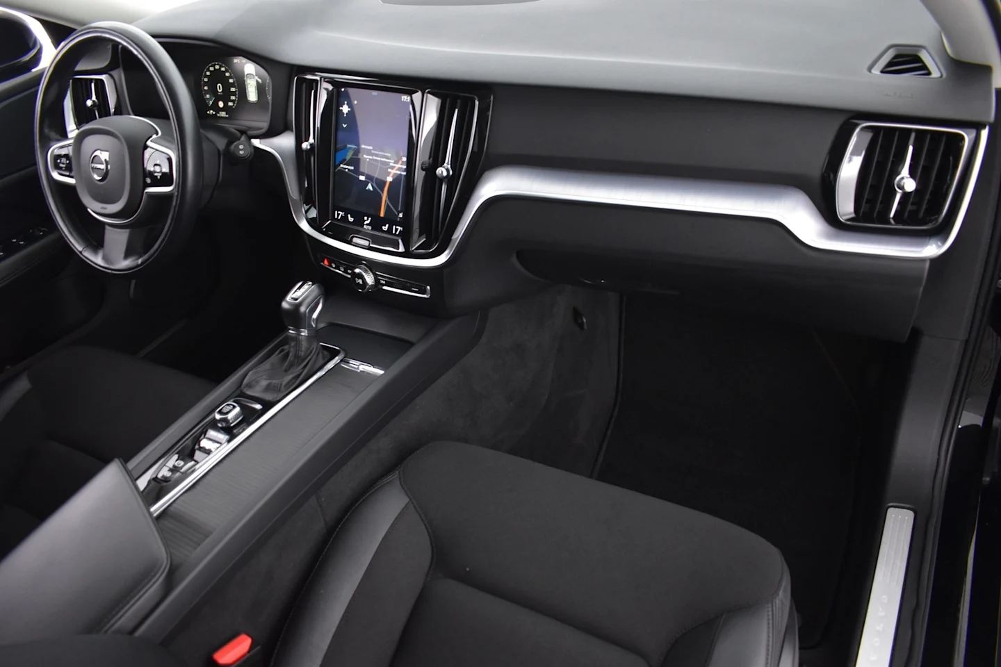 Car Image - 7ytM2rzBNuD17Ap5kUznHC