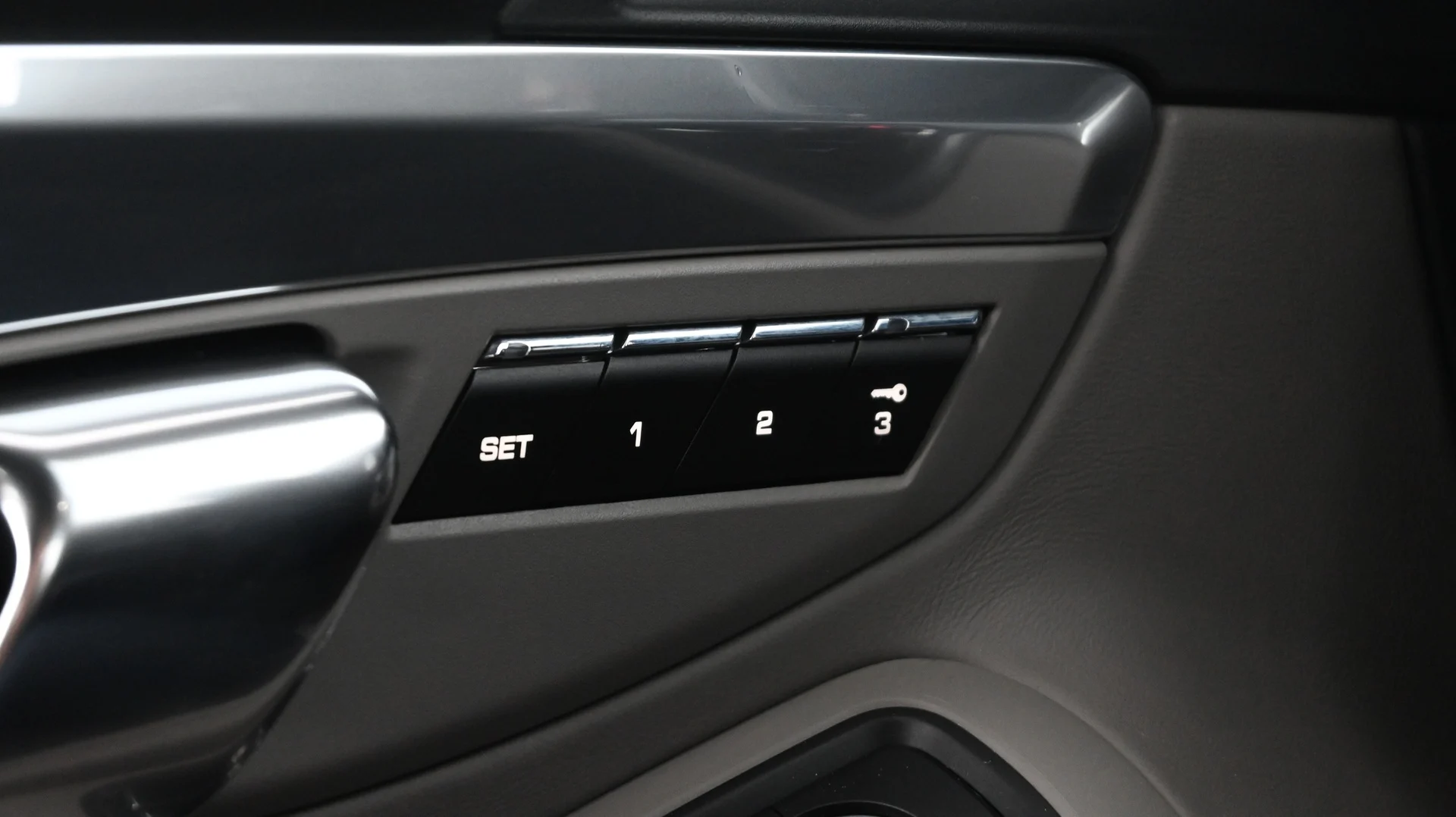 Car Image - 4qZU4St7LBcRHDHOUdkEhQ