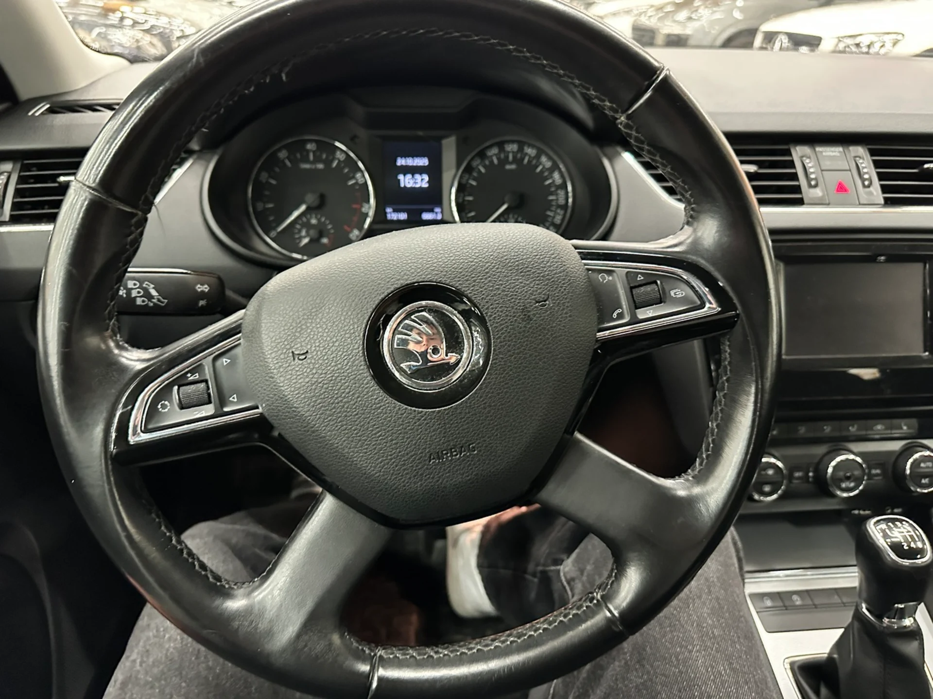 Car Image - 18dkpwRshtf0a2wsLGlvWp