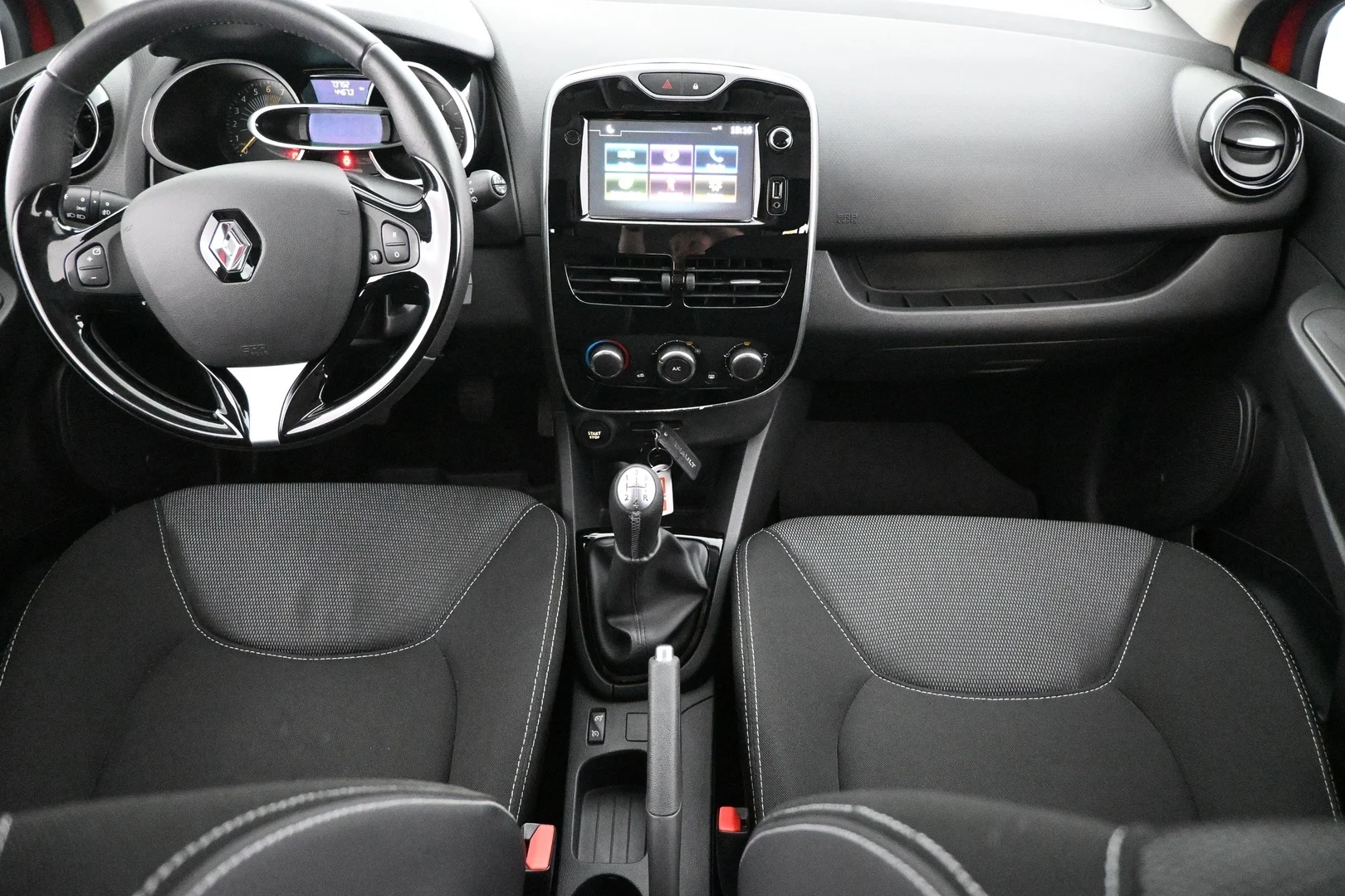 Car Image - 3DyDAn1jRCwSxbebKgs7RX