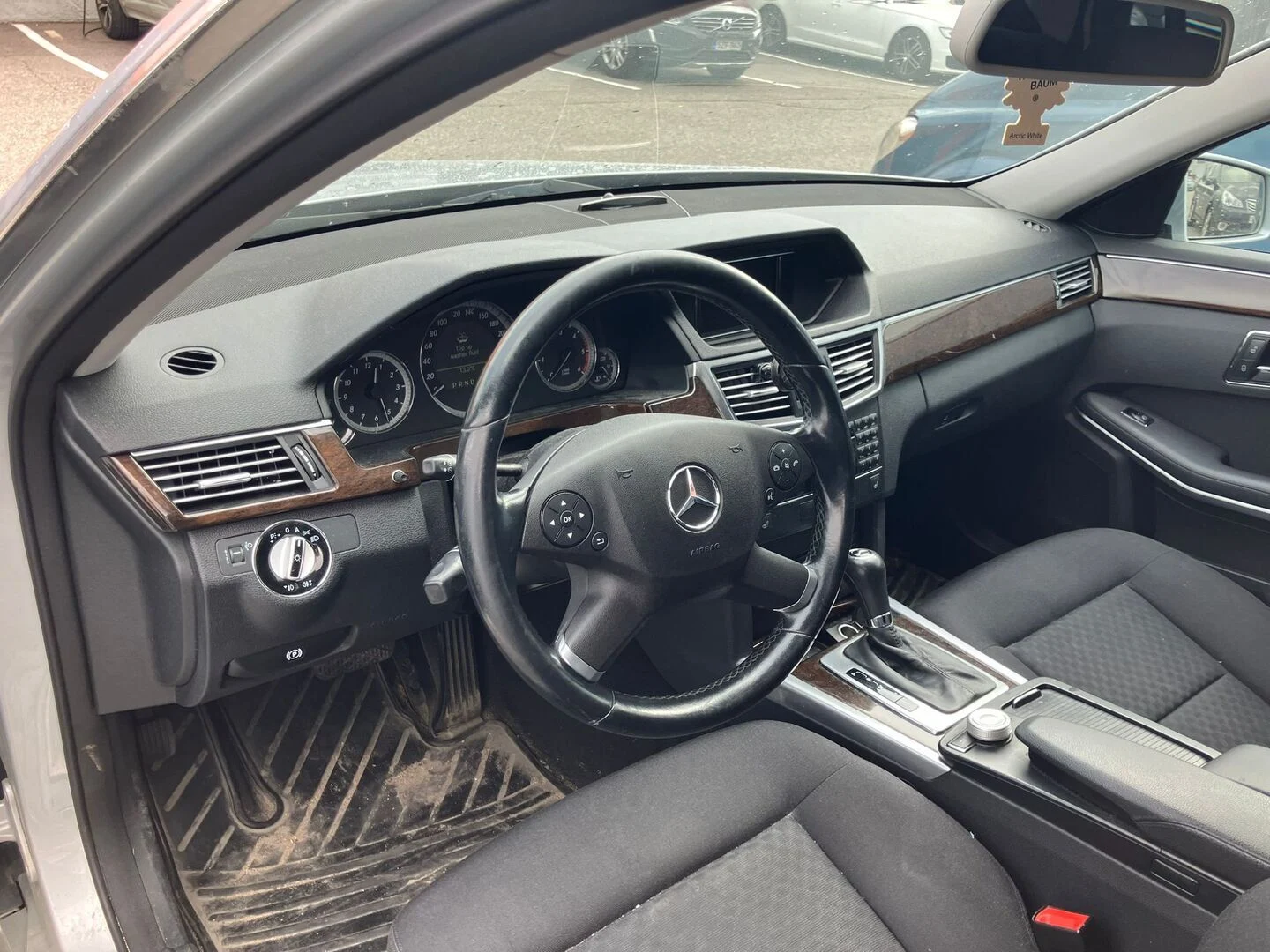 Car Image - 5m74vwWMaET2fSJ8u05Xry