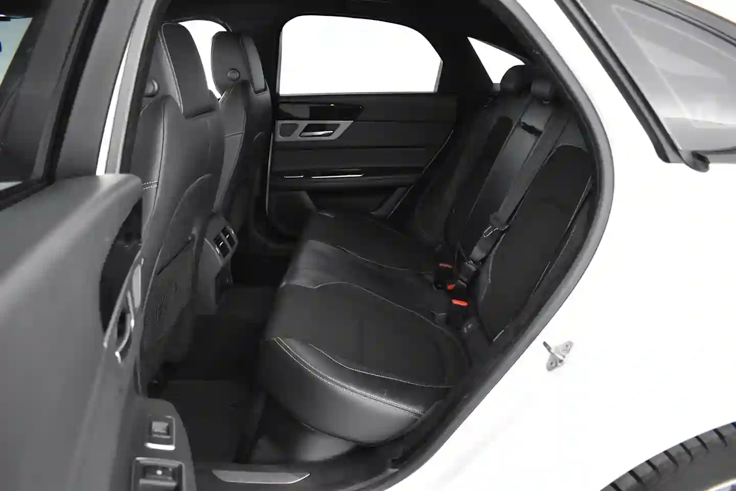 Car Image - zpeCQaUJgUALKnE1hkR5N