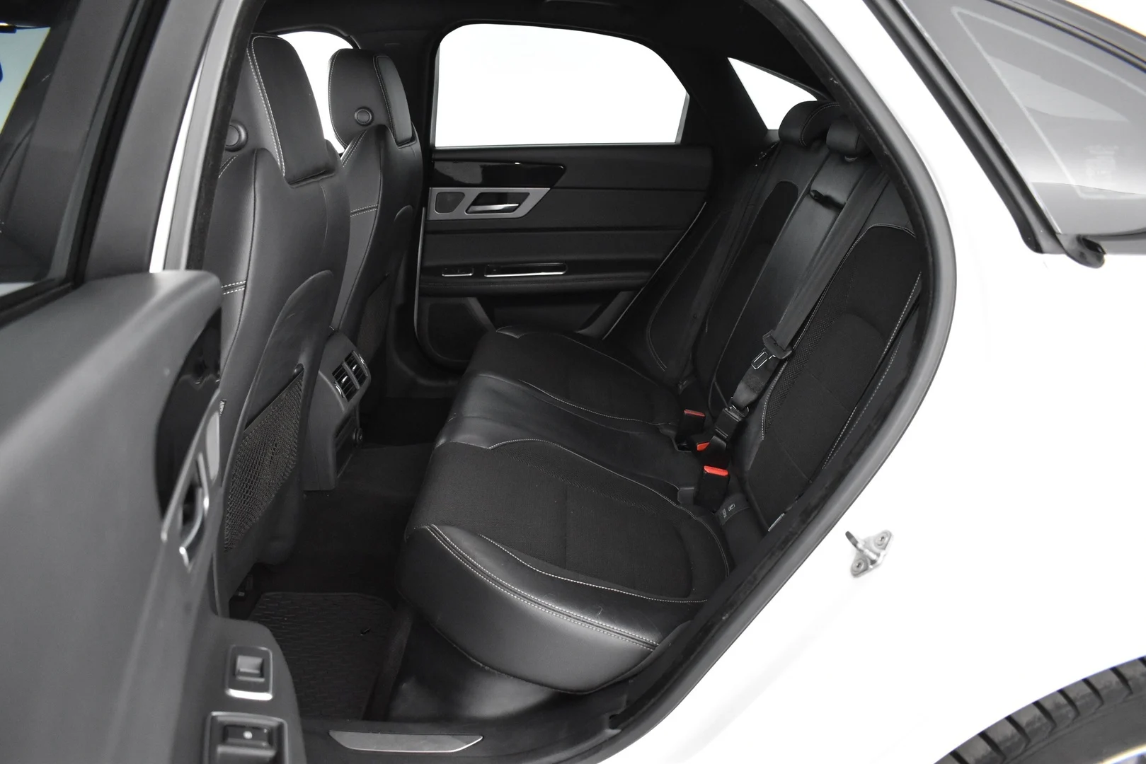 Car Image - zpeCQaUJgUALKnE1hkR5N
