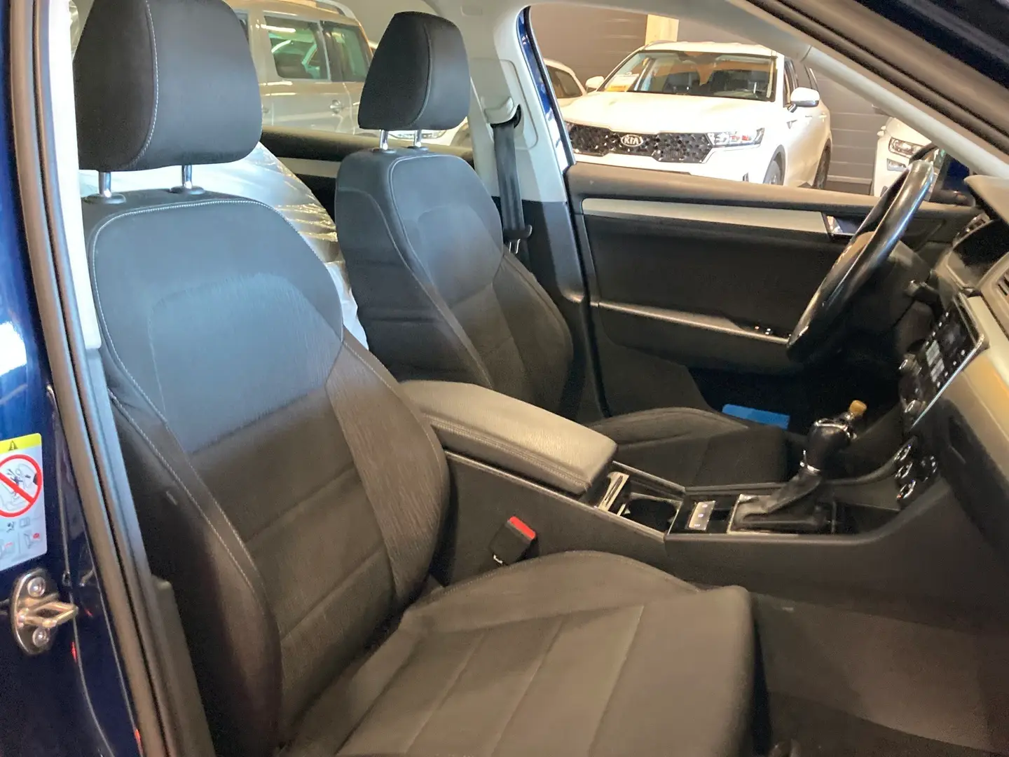 Car Image - 3pMDtqbL1vTjAJqYE414xb