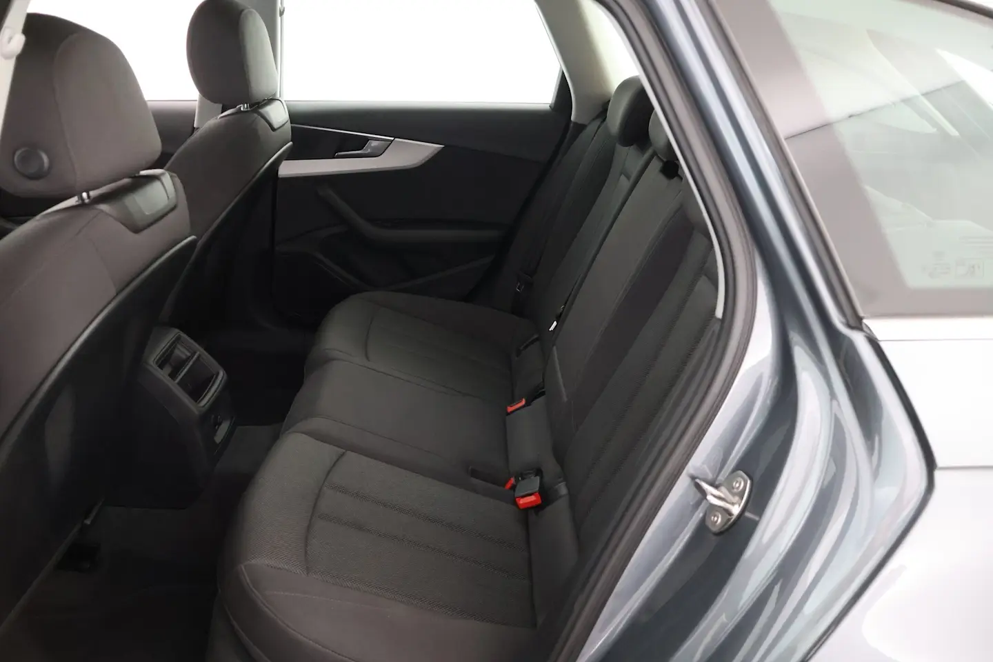 Car Image - AMRO3LDriiJpxgAlJ9ZHt
