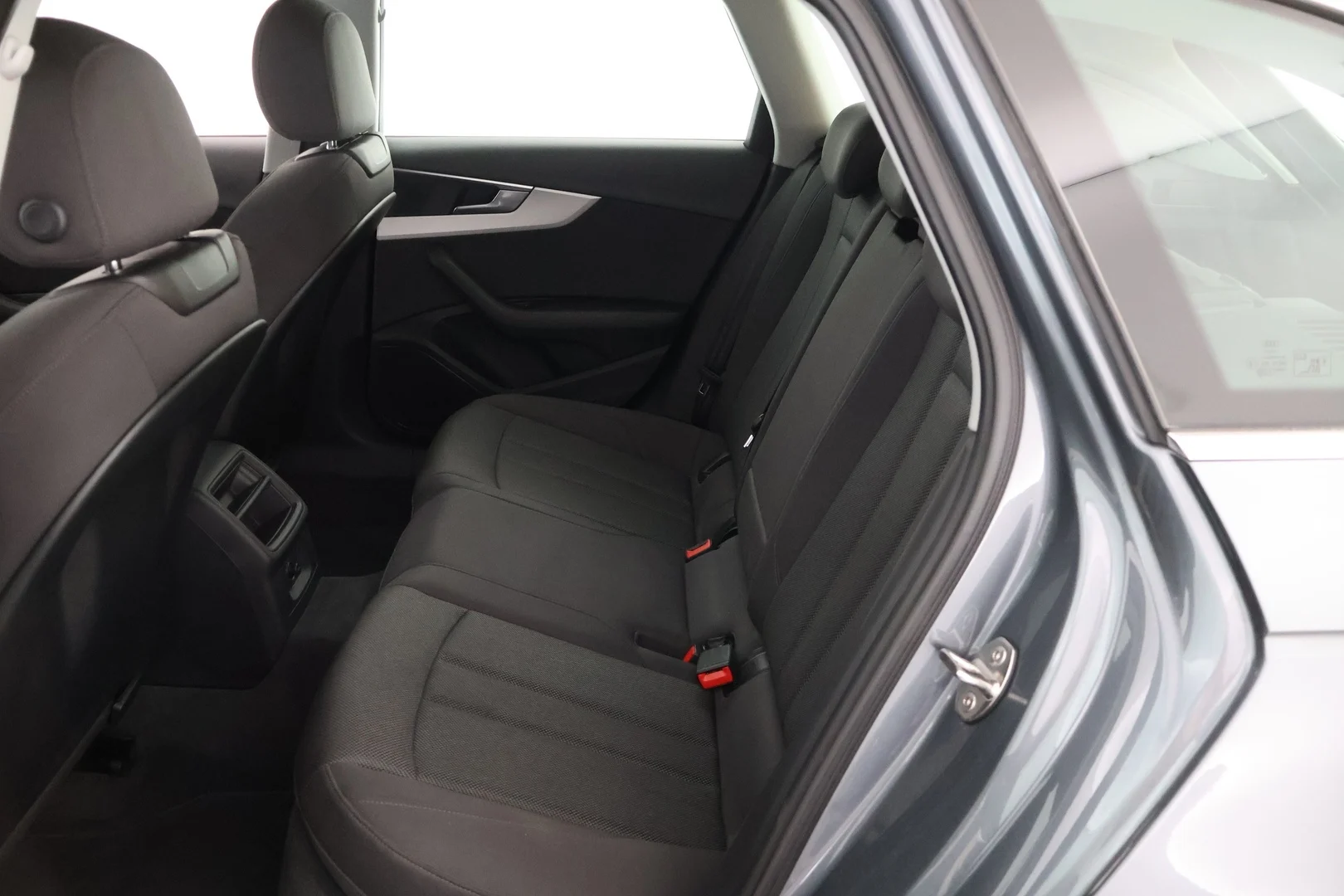Car Image - AMRO3LDriiJpxgAlJ9ZHt