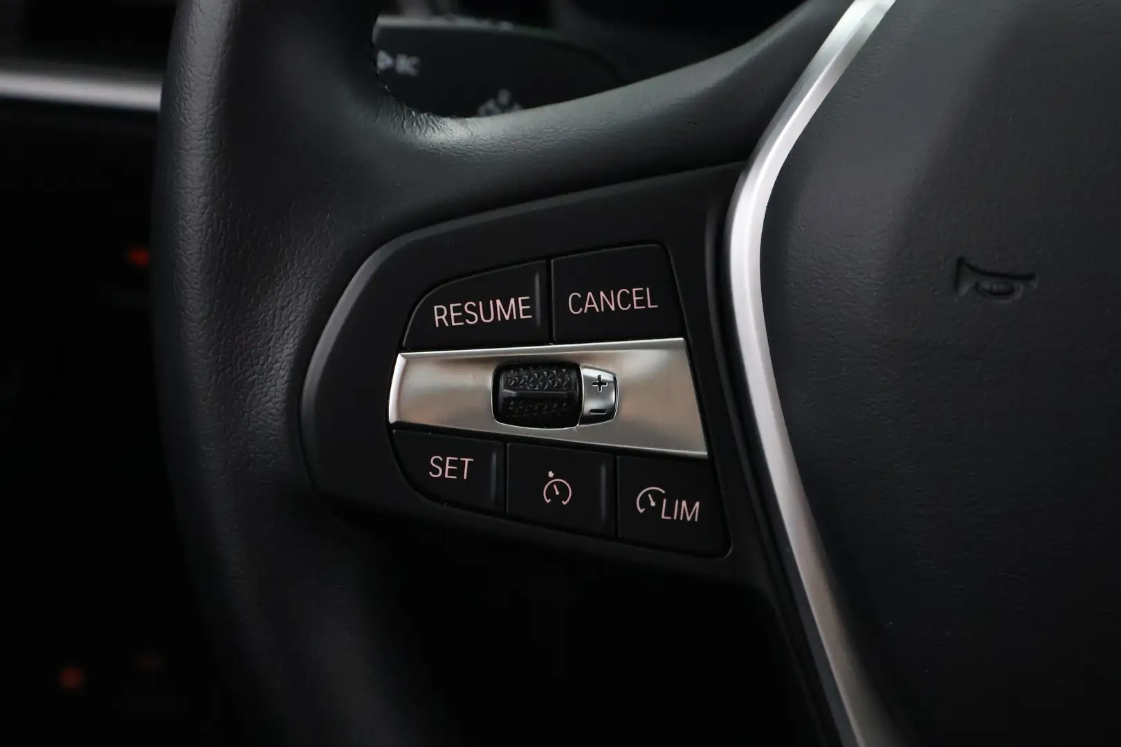 Car Image - 5c42CAoBa8lWlVfhPDl3wY