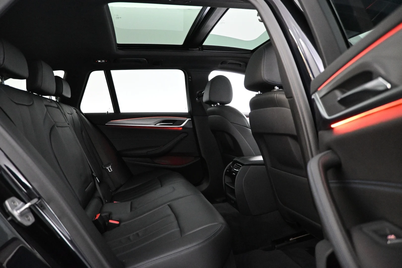 Car Image - 2u0UkxjcXIIdZLHen0Gx1e
